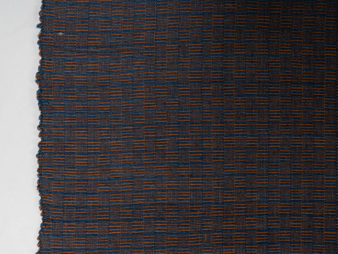 ฝ้าฝ้ายทอมือย้อมครามเข้มทอสลับฝ้ายกระตุยสีน้ำตาลธรรมชาติลายเกล็ดแลน