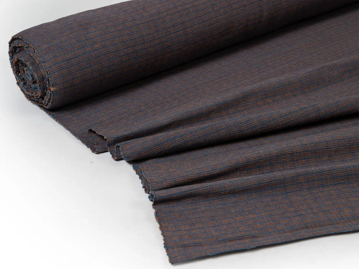 ฝ้าฝ้ายทอมือย้อมครามเข้มทอสลับฝ้ายกระตุยสีน้ำตาลธรรมชาติลายเกล็ดแลน